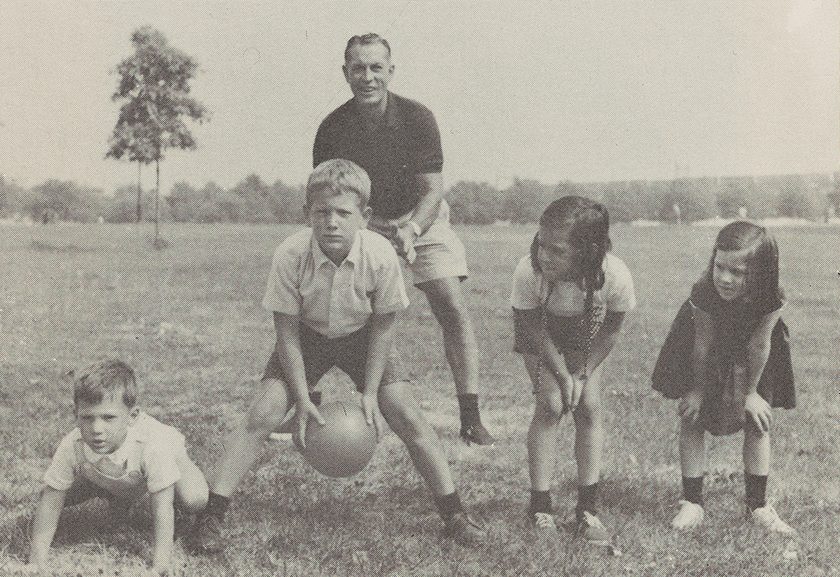LeMoyne with his children, around 1963. From left: Peter, Lee (Francis LeMoyne, Jr.), Susan, and Pam.